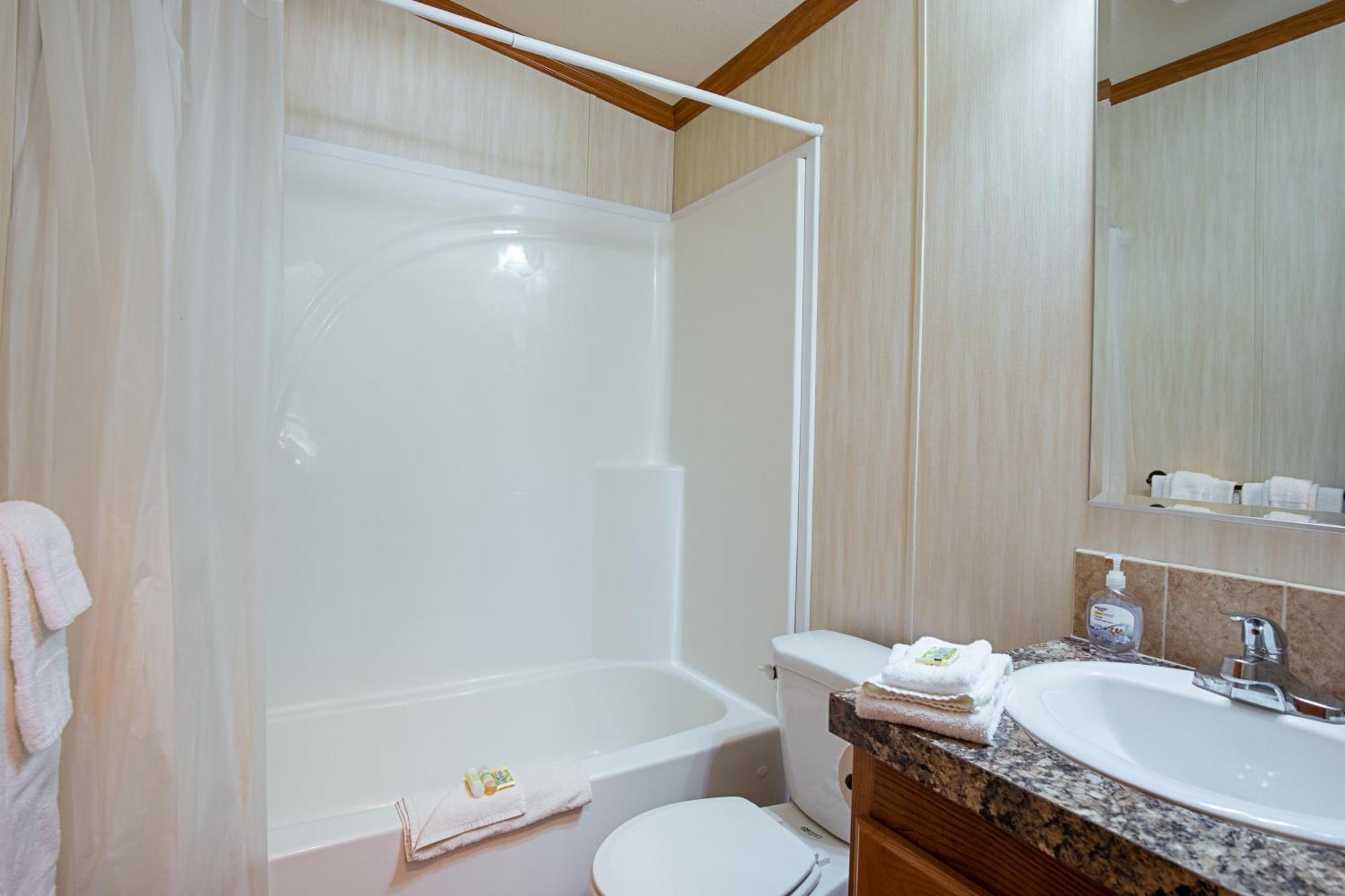 Plymouth Rock Camping Resort Deluxe Cottage Elkhart Lake Екстер'єр фото
