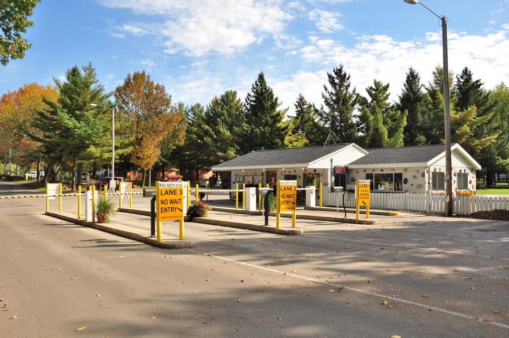 Plymouth Rock Camping Resort Deluxe Cottage Elkhart Lake Екстер'єр фото